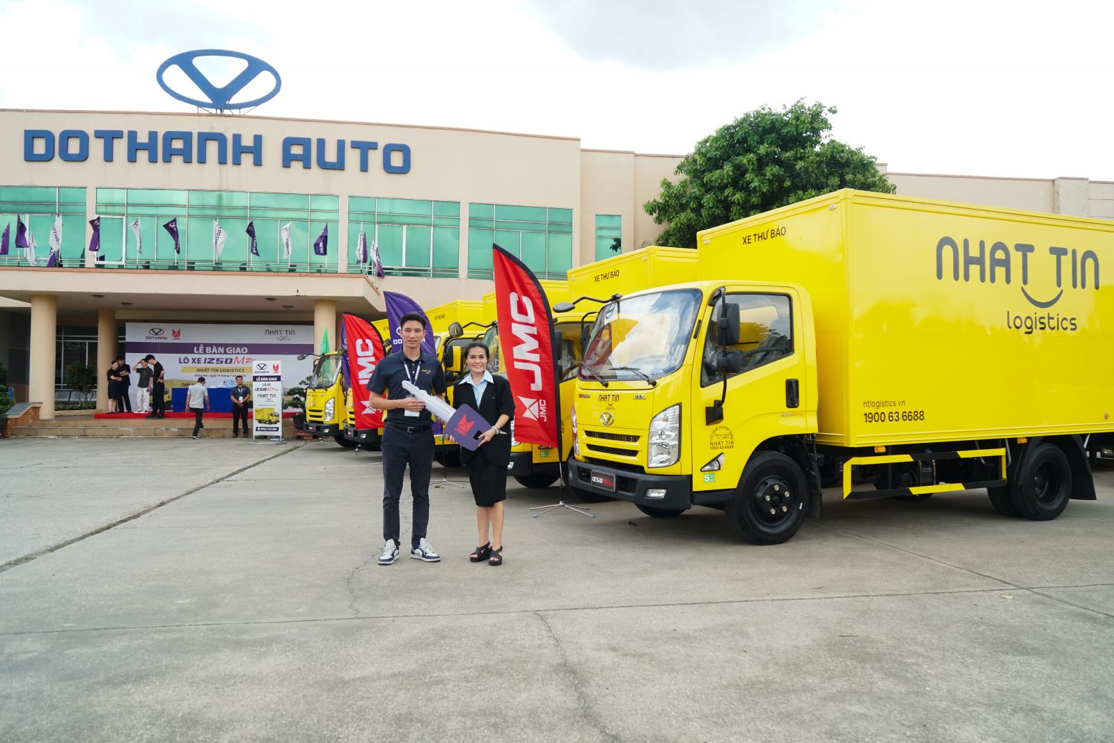 Dothanh Auto tổ chức Lễ bàn giao lô xe DOTHANH IZ50M Plus cho Nhất Tín Logistics