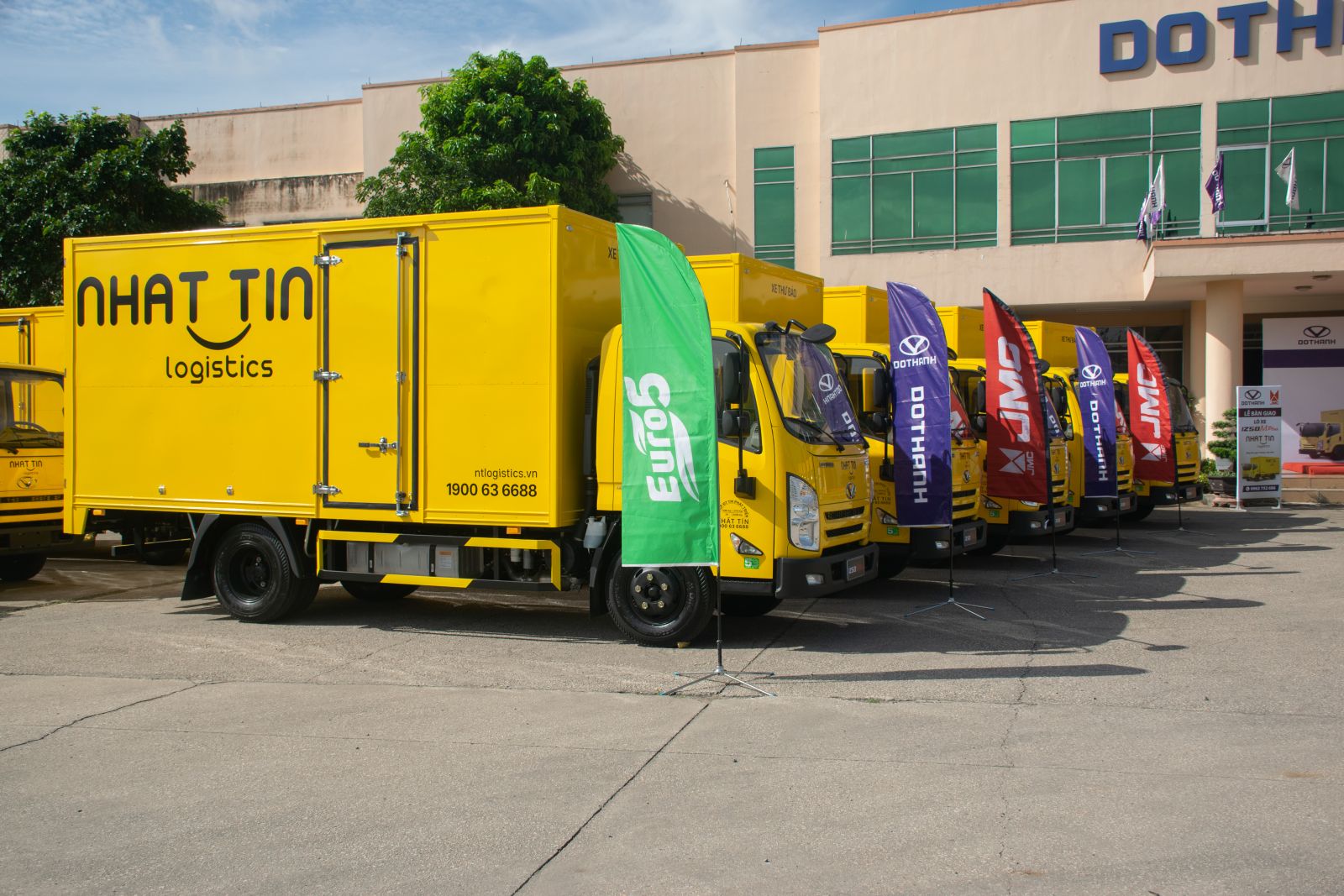 Dothanh Auto tổ chức Lễ bàn giao lô xe DOTHANH IZ50M Plus cho Nhất Tín Logistics
