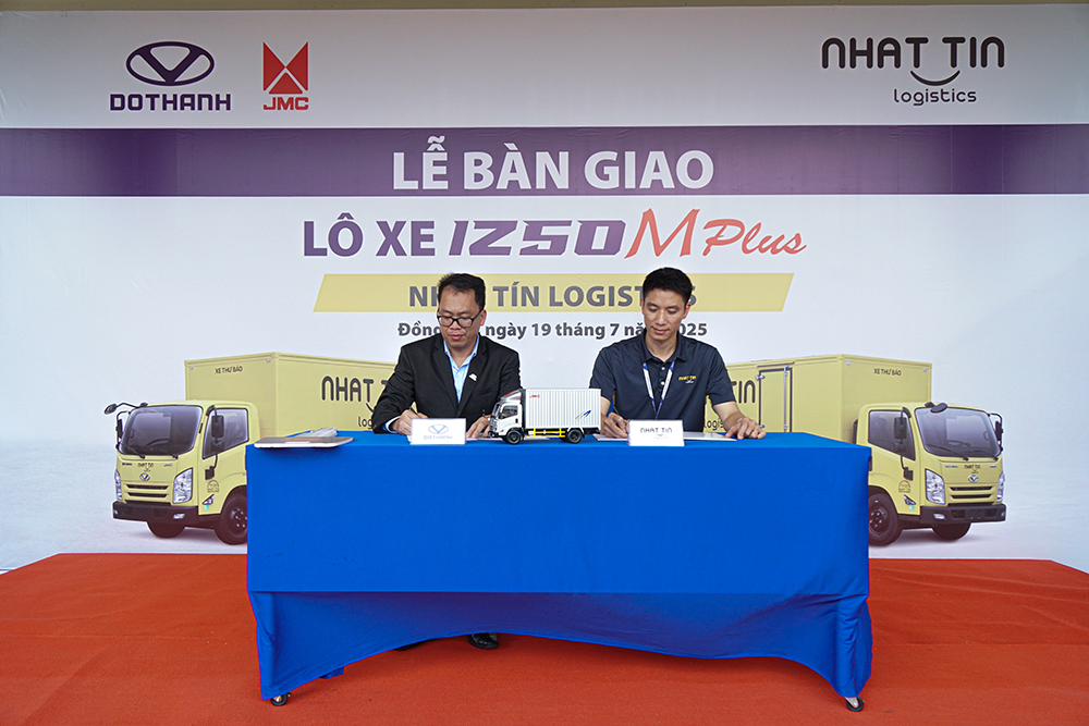 Dothanh Auto tổ chức Lễ bàn giao lô xe DOTHANH IZ50M Plus cho Nhất Tín Logistics