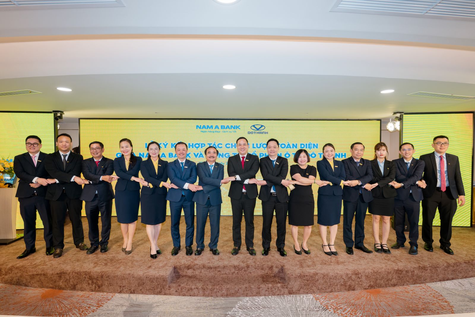 Lễ ký kết hợp tác chiến lược toàn diện giữa NAM A BANK và ĐÔ THÀNH AUTO