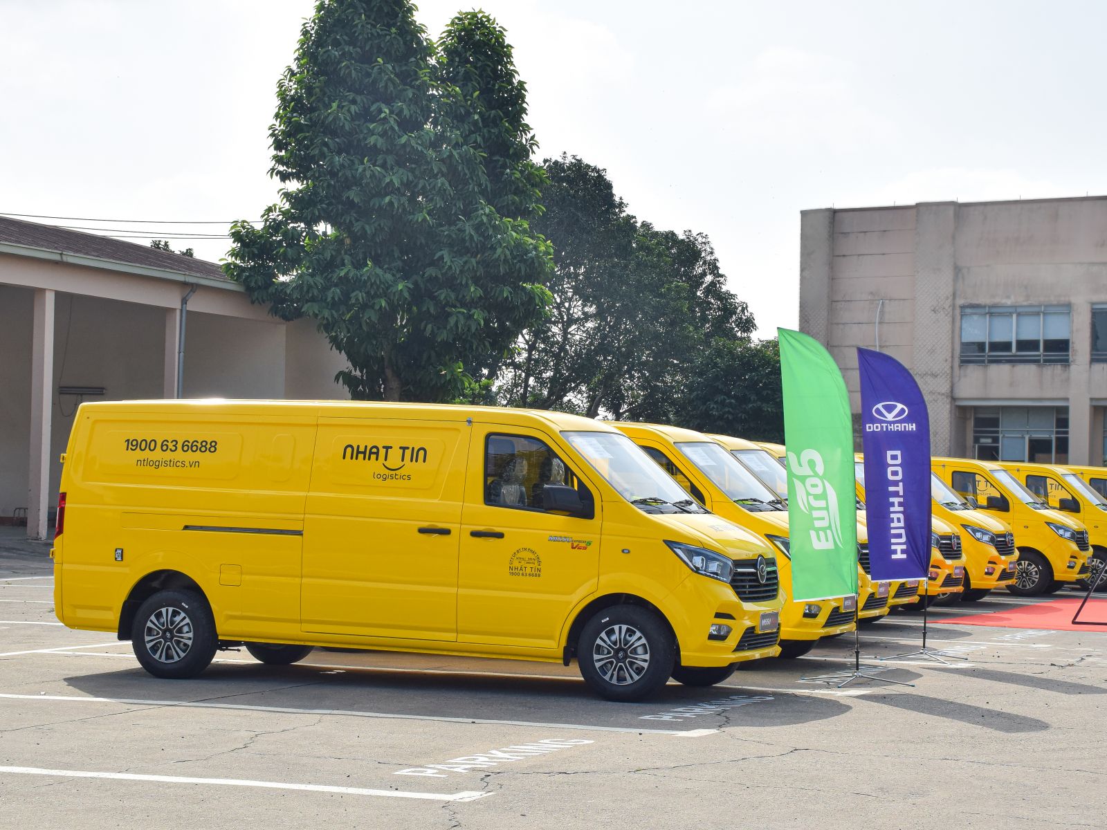 Dàn xe DOTHANH MISSU V65 màu vàng nhìn ngang và góc trước